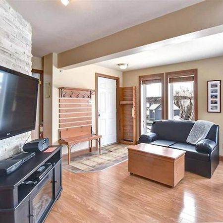 Bright Condo Near The Lake By Globalstay Mont-Tremblant Extérieur photo