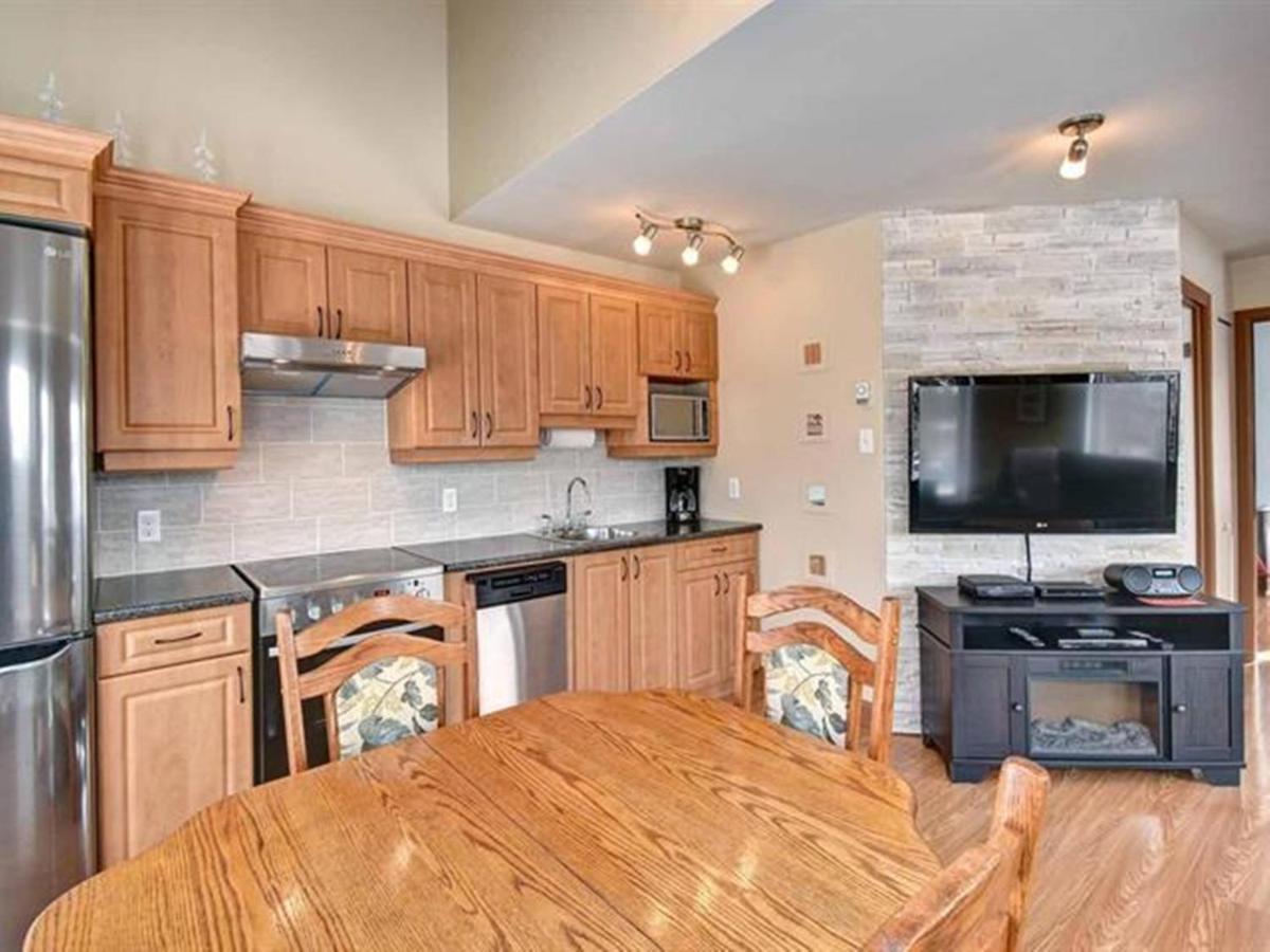 Bright Condo Near The Lake By Globalstay Mont-Tremblant Extérieur photo